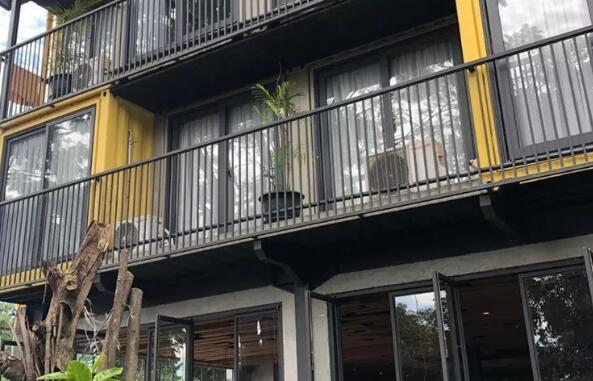 濟南大小門牙景區(qū)住人集裝箱房度假酒店