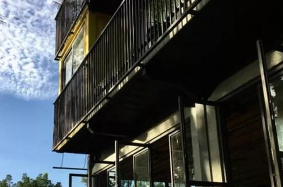 濟南大小門牙景區(qū)住人集裝箱房度假酒店